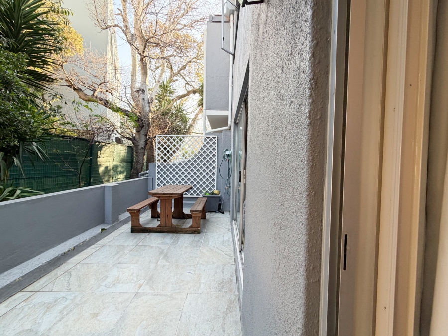 2 Bedroom Property for Sale in Oranjezicht Western Cape